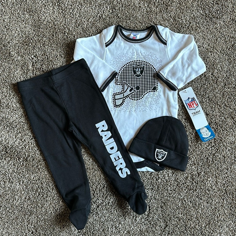 NEW! 3-Piece Baby Boys Raiders Bodysuit, Footed Pant, & Cap Set 6-9mons